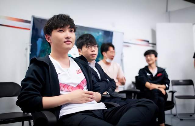 LPL圈内人爆料，下赛季摆烂队伍已确定，没成绩但是能赚钱