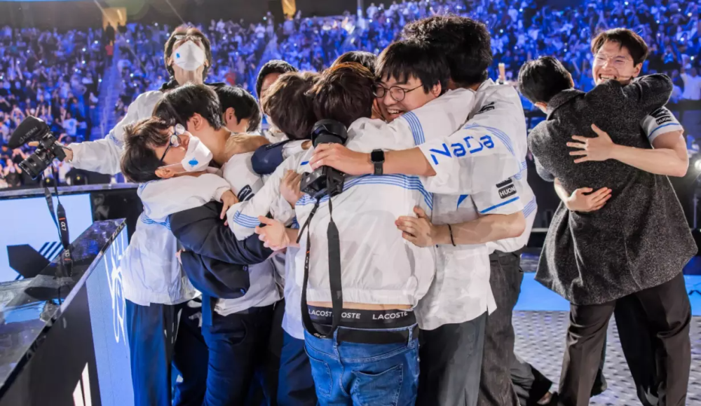 DRX夺冠BLG上热搜，放走zeka成冤大头？实则别人不适合LPL！