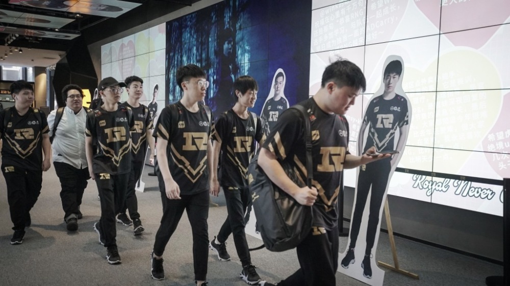 Uzi否认曾被要求退役，知情人：Ruler要的年薪不到viper一半