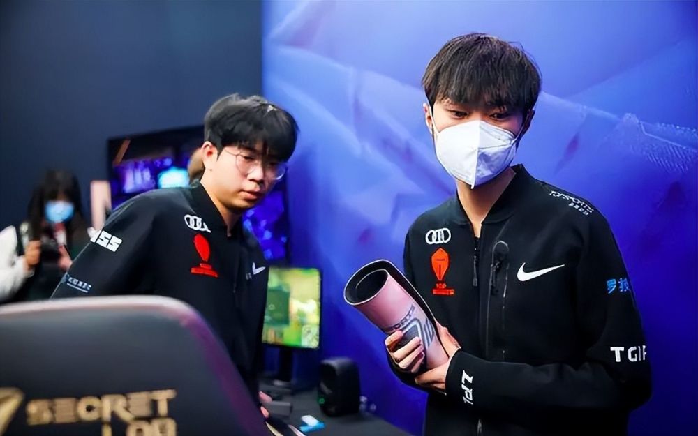 Tes的小鹏要跳槽？无缘世界赛后，现身NBPL赛场，坦然面对采访