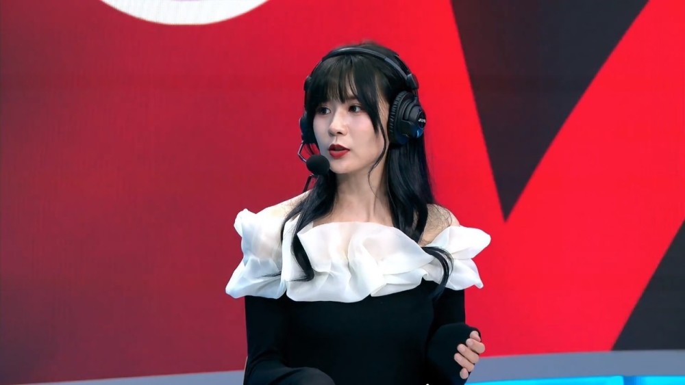 LPL女解说惹众怒！发条40分钟6983，还嘴硬甩锅，队友敢怒不敢言