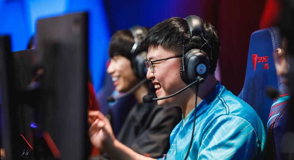 LOL：韩媒爆料DRX全员续约，冠军中单Pawn复出，Uzi参加全明星