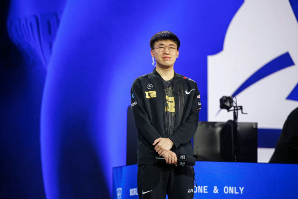 小虎评价LPL选手的恋情瓜：很搞笑但是点到为止，再说我人都没了