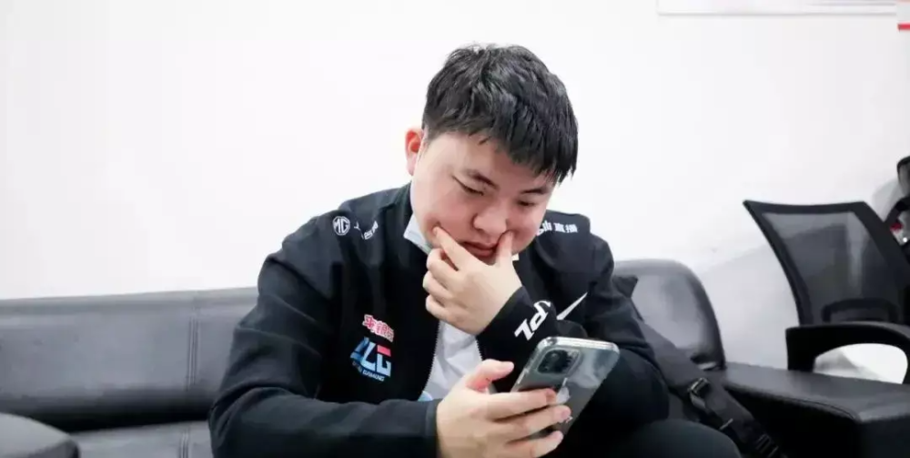 这就是Uzi的人气？全明星投票遥遥领先，有望重返“赛场”！