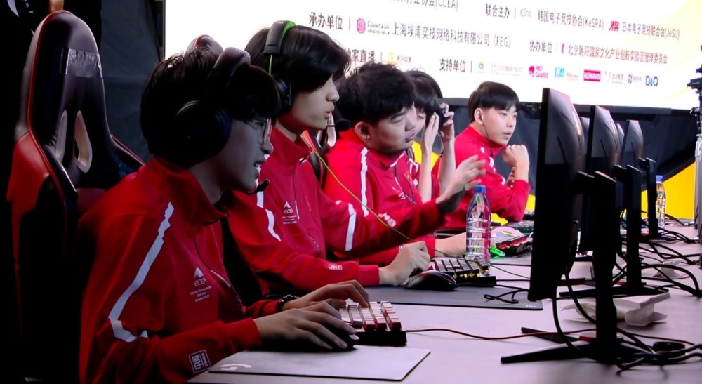继承RNG的衣钵？ECEA总决赛：中国队迷信泰坦，三场比赛阵亡28次
