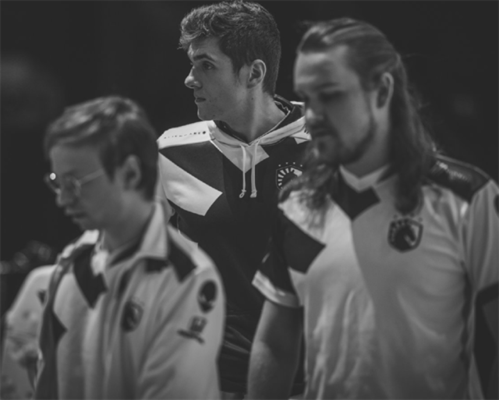 两大赛区宣布新赛制：LCK选手15岁即可首发上场，LEC一年三个赛季