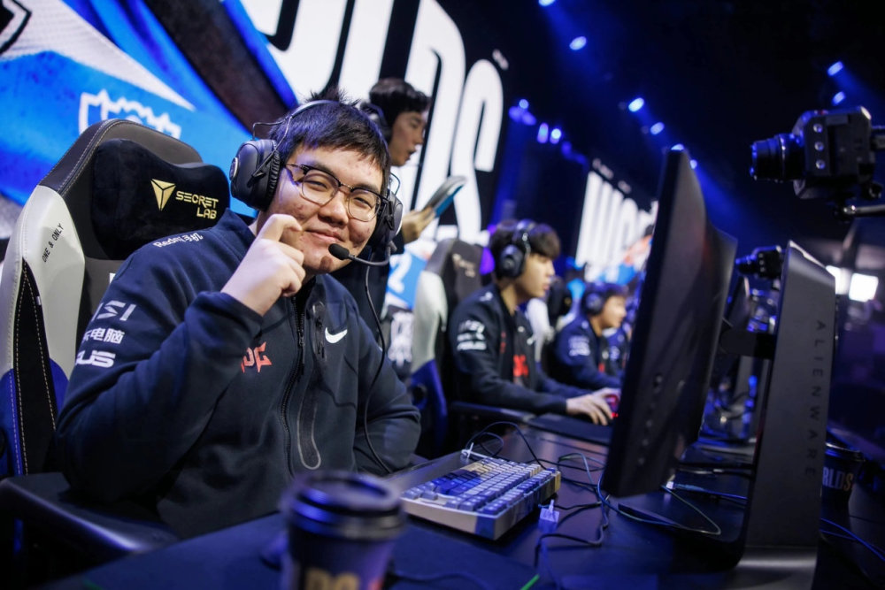 369在JDG的成长！是来源于红米的鼓励式教育！