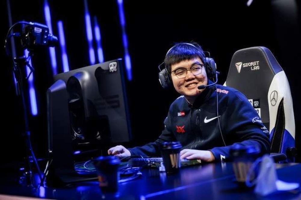 LPL官方纪录片发布，369激将法狂吹JKL，打TES与大黄互喷垃圾话