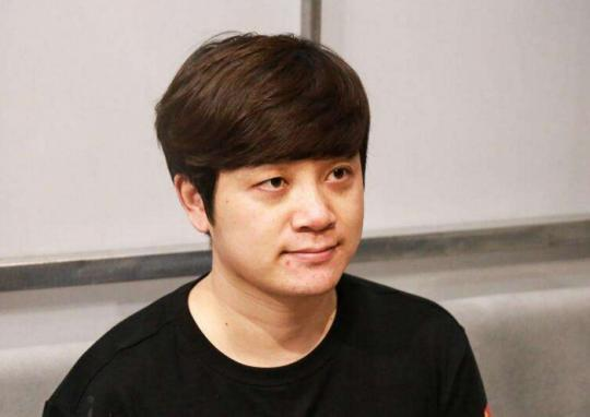 LOL：Viper还没离开EDG，阿布谈EDG转会期消息，没有选手离队