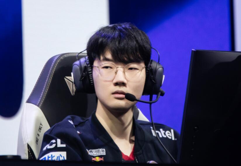 viper回归LCK没人要，两个问题让各战队无法接受，无奈留在LPL