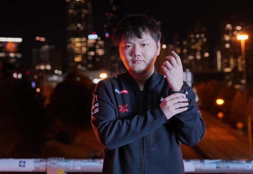 率先放走队内功臣牙膏，JDG在下一盘怎么样的棋？牙膏会退役吗？