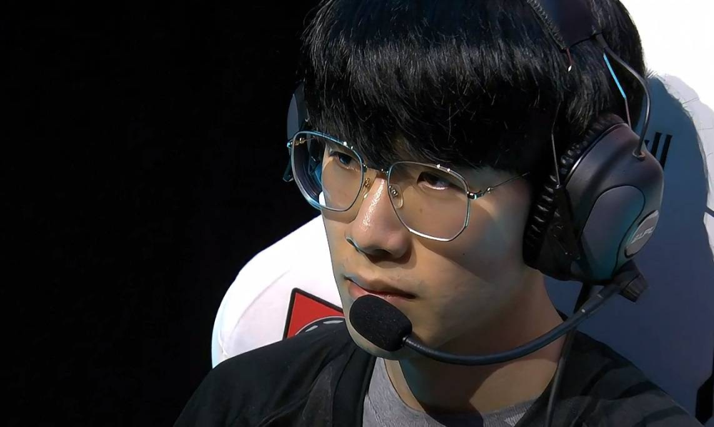 LOL：TS投票领先Uzi，TES-牙膏正在连接，上野不换辅助二选一