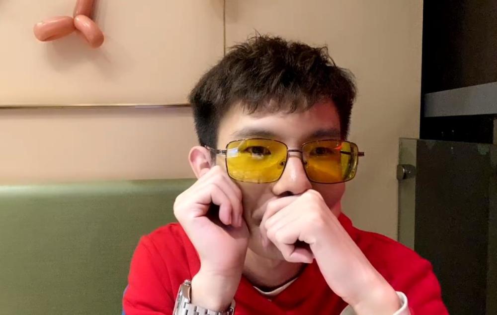 Deft被韩网友攻击，他回应没自信就不会加入DK了，张嘉文大为称赞