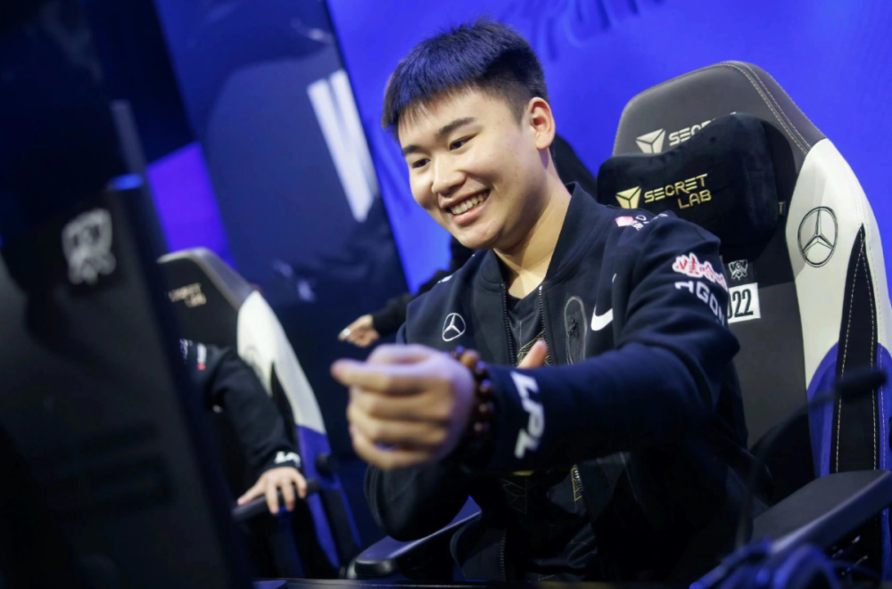 “WEI留队，RNG有望剑指S13”！小虎接班人首曝，BIN离开BLG