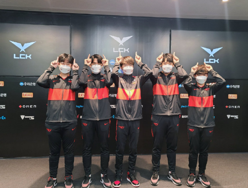 Doinb爆料：Faker考虑去其他赛区，LPL有3队报价，都是高薪