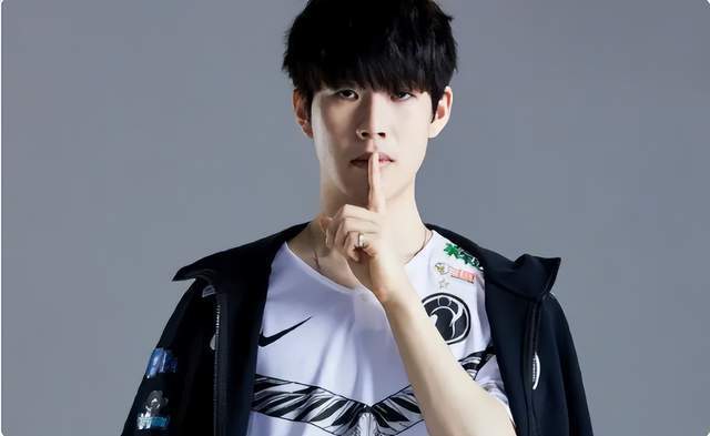 TheShy获得年度最受欢迎选手，仁川三C或再次合体，Uzi重返赛场！