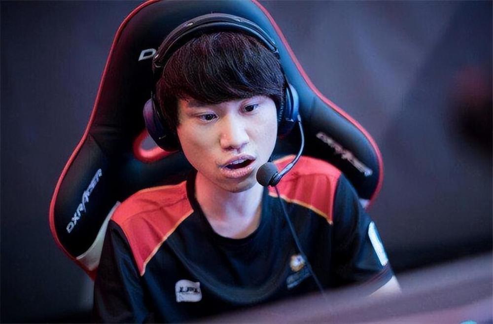 rookie得知牙膏成为自由人后感叹世间冷漠，尺帝、左手加入JDG