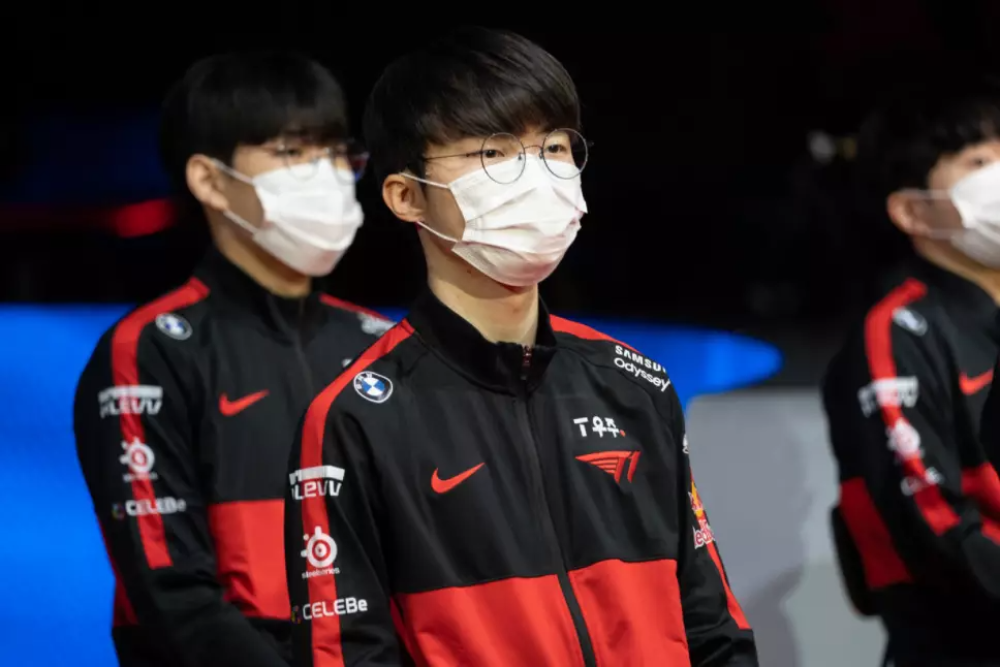 这就是对GEN.G最后的温柔？尺帝离开前叮嘱粉丝：不要责怪peyz！