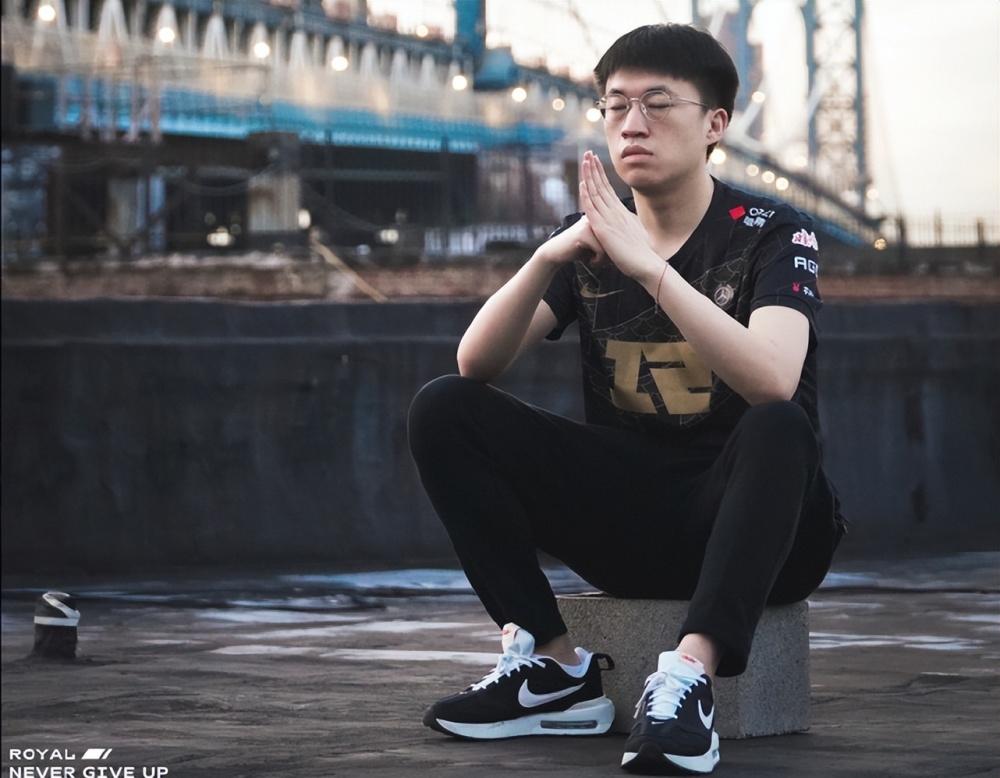 阿乐加入EDG？老岳爆料：EDG接触了小虎，但是被拒绝了