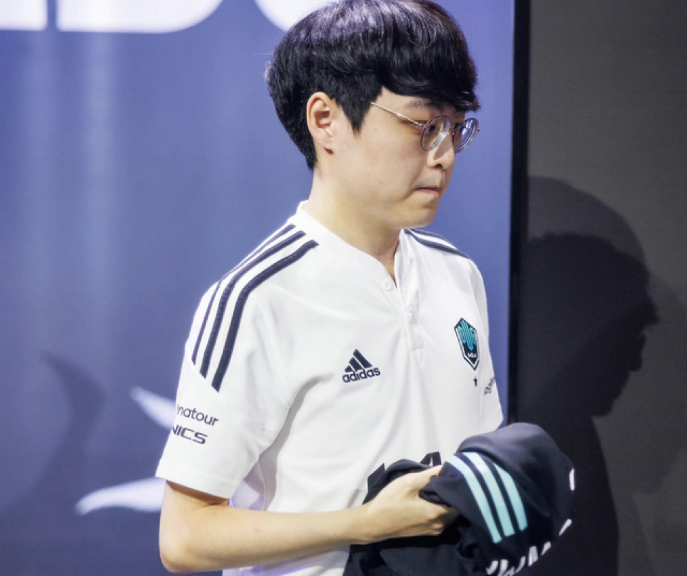 DK队友互相试探不敢说话，只有canna锐评队友：他们这种老选手很少见