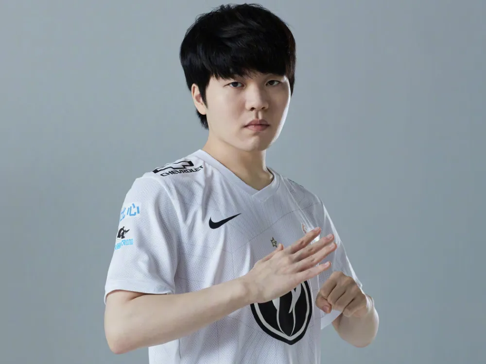 一个赠品到世界冠军，再到全明星前屁股受伤，rookie经历了什么？