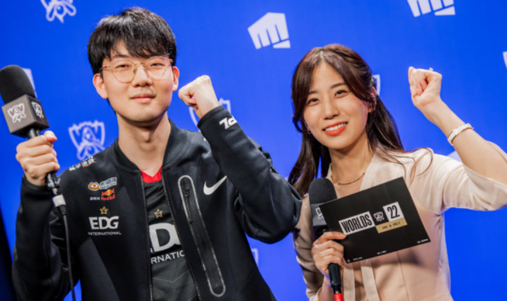 Viper转会后中文喊话Meiko引泪目：我觉得你是最猛的辅助！