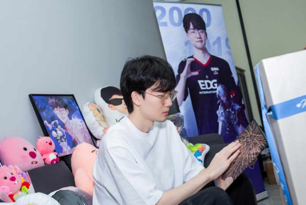 迎接LCK春季赛，Viper力挺T1，Gumayusi的回应逗笑观众