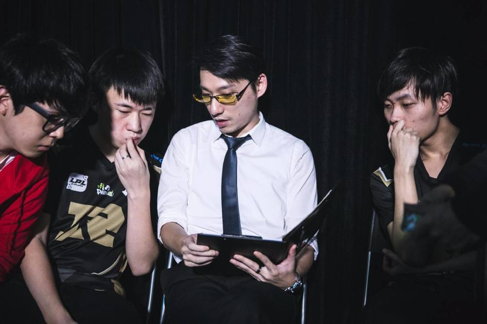 “RNG每个月，只补偿2420元”，风哥晒收款纪录：这就是竞业合同