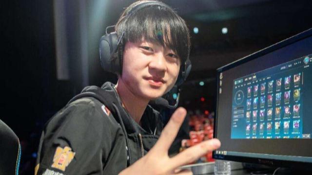 网曝MING在TES和RNG中二选一，如果真去TES，那又是银河战舰了