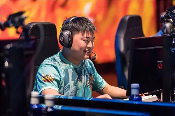 LOL：RNG战队满血复活，LPL允许RNG注册选手，Gala确定留队