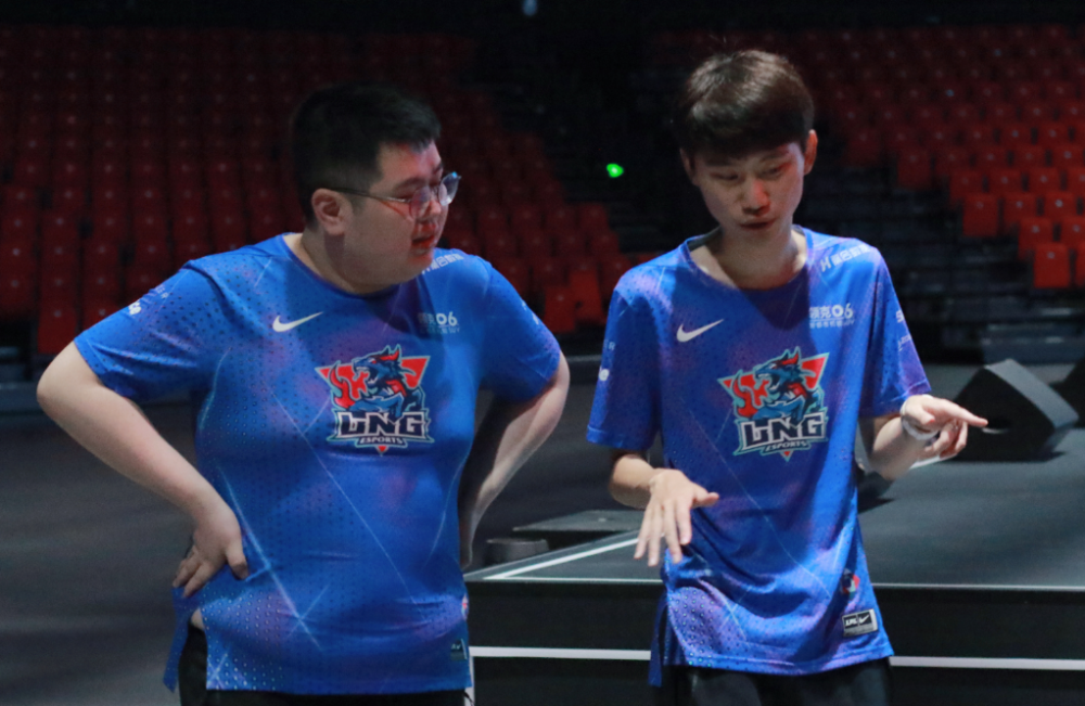 LPL转会期收官在即，RNG传出新消息，Doinb去留存疑