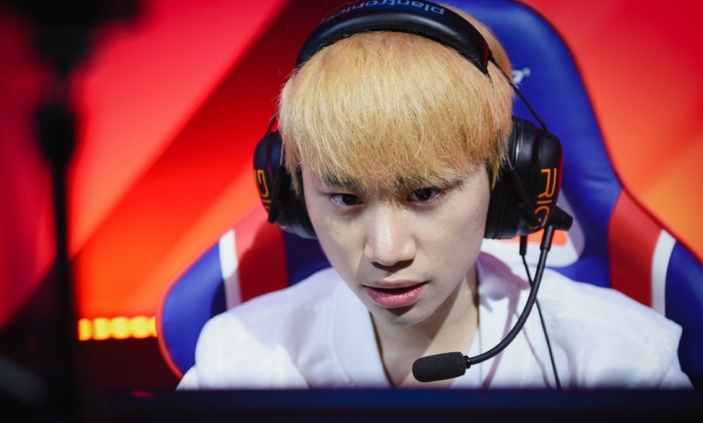 Doinb打LBL被爆杀，不敌北枫，imp单场23杀，带不动职业选手