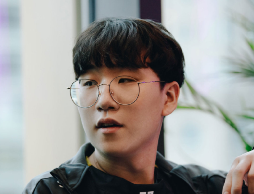 官宣！JDG官博：前GEN下路Ruler正式加入，明年一起征战新赛季