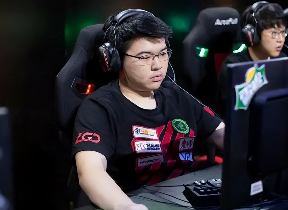 再见GodV！韦神发文宣布退役：10年职业生涯到此结束！将回归家庭