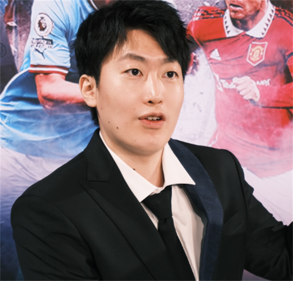 对不起，真不熟，管泽元年度互动前3都没余霜，还是“翻”了车？