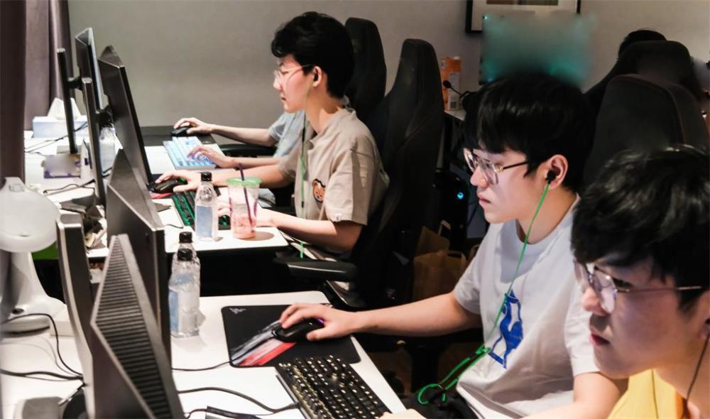 Scout首秀赢了比赛输了评价，mvp全是tarzan，超话上强度