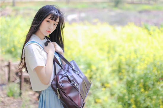 草莓榴莲向日葵丝瓜污下免费ios版：十分具有观看自由的播放软件